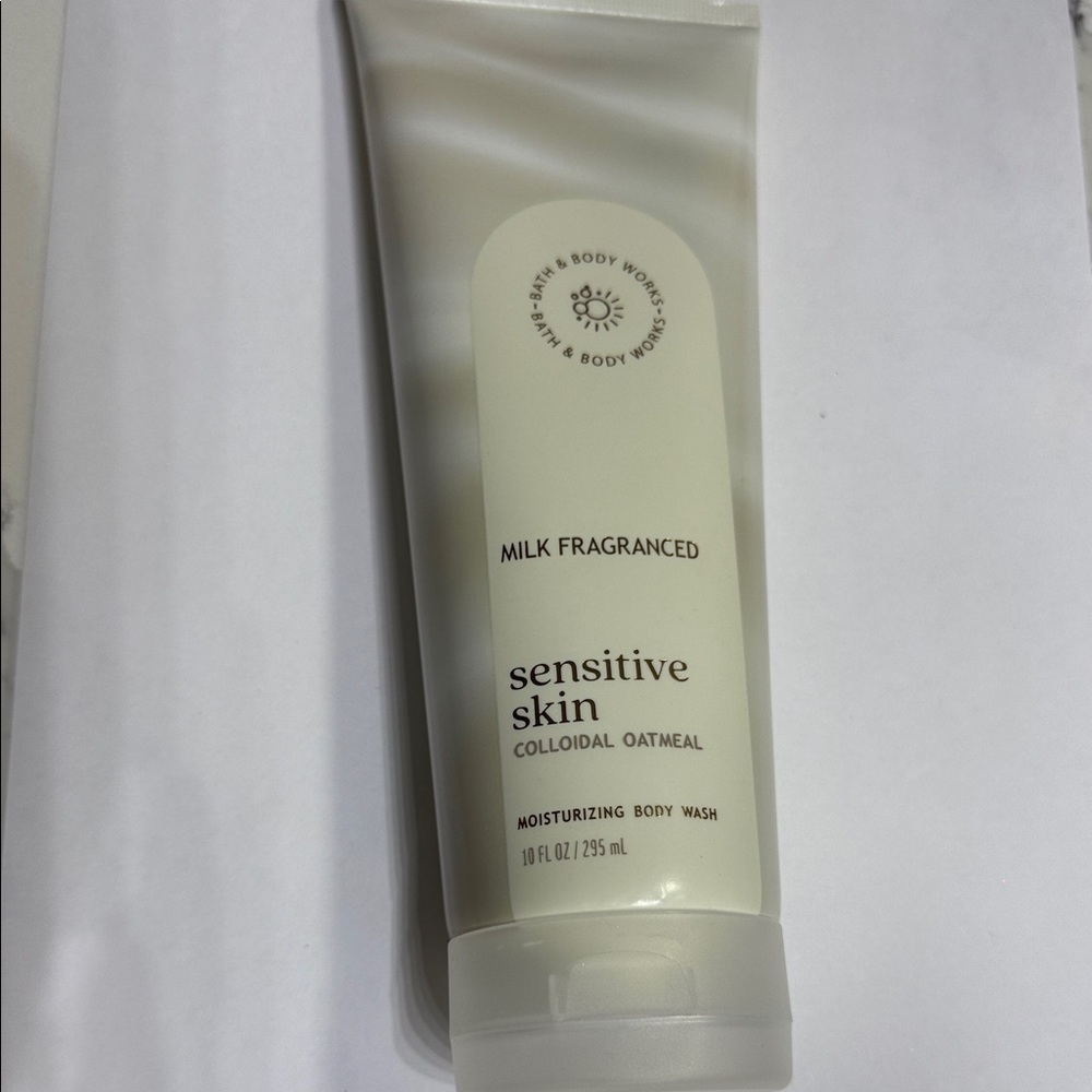 Bath & Body Works Sensitive Skin Body Wash - NEW